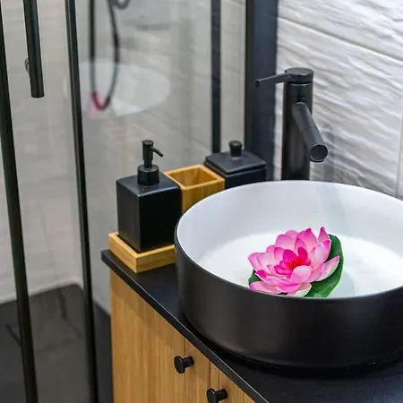 Stylish With Balcony *