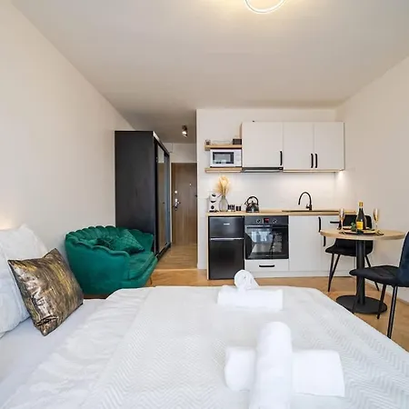 Апартаменты Stylish With Balcony