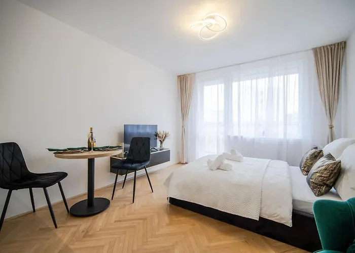 Stylish With Balcony Апартаменты Кошице