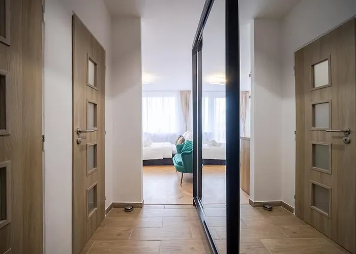 דירה Stylish With Balcony קושיצה