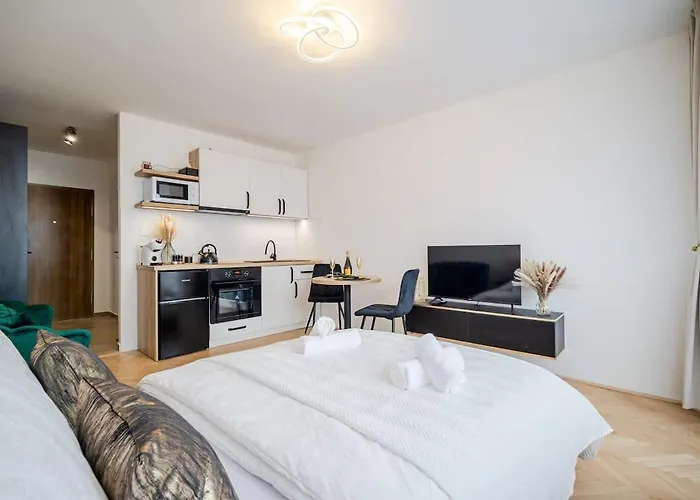Stylish With Balcony דירה קושיצה